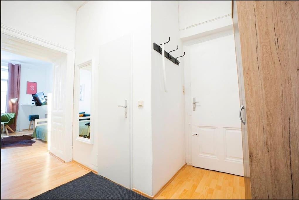 Cozy Flat - 10Min To City Center ! Wina Bagian luar foto