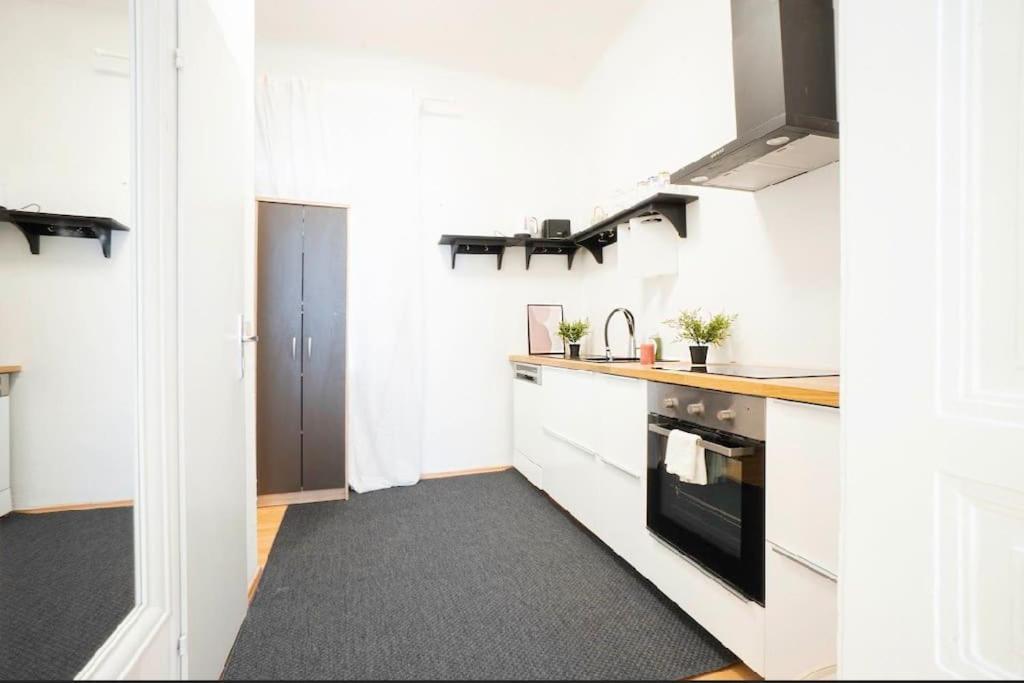 Cozy Flat - 10Min To City Center ! Wina Bagian luar foto